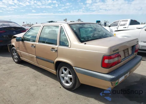 1996 Volvo 850 Glt z USA, uszkodzony, nr VIN YV1LS5557T1331949
